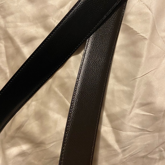 Salvatore Ferragamo
Men's Reversible Leather Belt - Picture 8 of 10